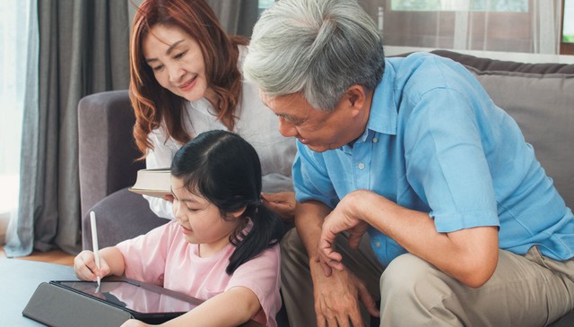 Nghỉ hưu, t&ocirc;i trở th&agrave;nh 'người gi&uacute;p việc kh&ocirc;ng lương' cho gia đ&igrave;nh con trai - Ảnh 1.