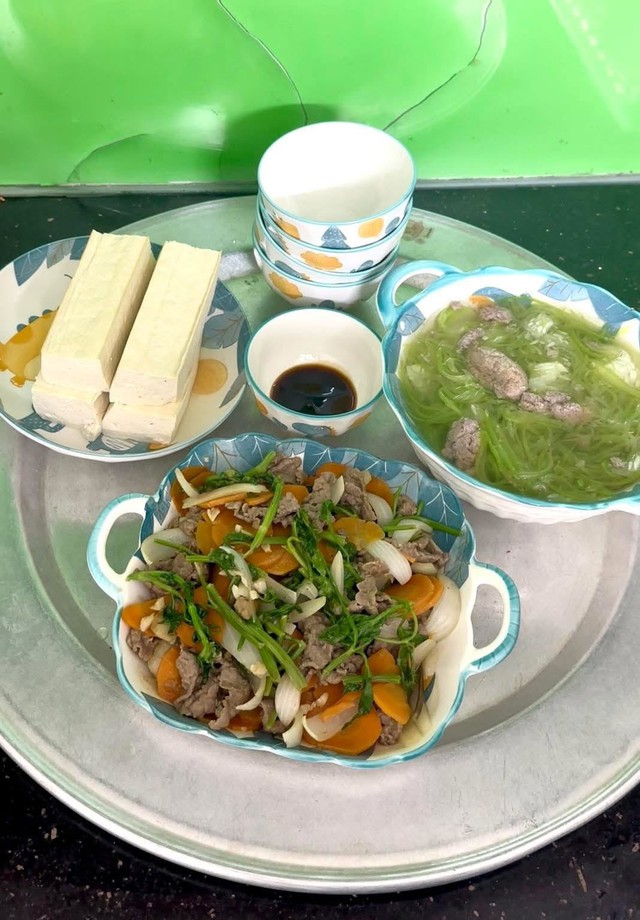8 Mâm cơm gia đình ngày hè , đơn giản Và đủ chất cho bữa ăn ngon - Ảnh 3. 8 Mâm cơm gia đình ngày hè , đơn giản Và đủ chất cho bữa ăn ngon - Ảnh 3.