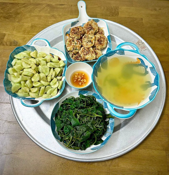 8 Mâm cơm gia đình ngày hè , đơn giản Và đủ chất cho bữa ăn ngon - Ảnh 1. 8 Mâm cơm gia đình ngày hè , đơn giản Và đủ chất cho bữa ăn ngon - Ảnh 1.
