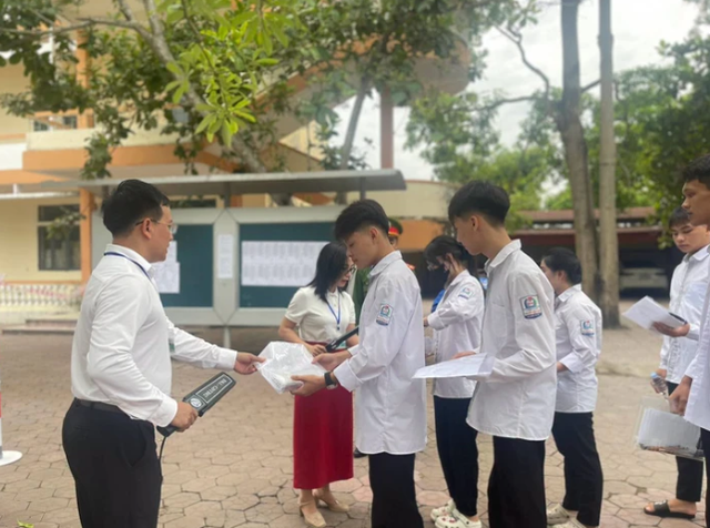 Tin s&aacute;ng 2/7: Biển Đ&ocirc;ng đ&oacute;n b&atilde;o số 1, hướng v&agrave;o vịnh Bắc Bộ; H&agrave; Nội c&oacute; 2 trường THPT c&ocirc;ng lập tuyển bổ sung v&agrave;o lớp 10 - Ảnh 3.