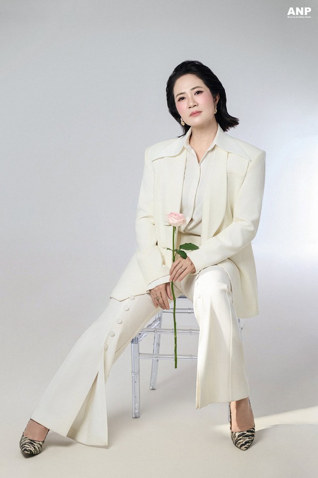 Tuổi 53 rực rỡ, hạnh phúc của NSƯT Nguyệt Hằng - Ảnh 6.