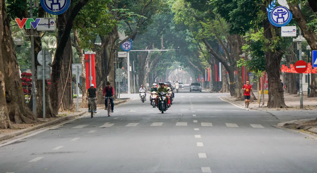 Tin s&aacute;ng 2/7: Biển Đ&ocirc;ng đ&oacute;n b&atilde;o số 1, hướng v&agrave;o vịnh Bắc Bộ; H&agrave; Nội c&oacute; 2 trường THPT c&ocirc;ng lập tuyển bổ sung v&agrave;o lớp 10 - Ảnh 4.