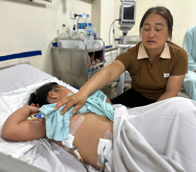 Bé gái 7 tuổi nguy kịch vì bị tường đổ đè trúng người cần sự giúp đỡ để vượt qua ca điều trị nặng - Ảnh 7.