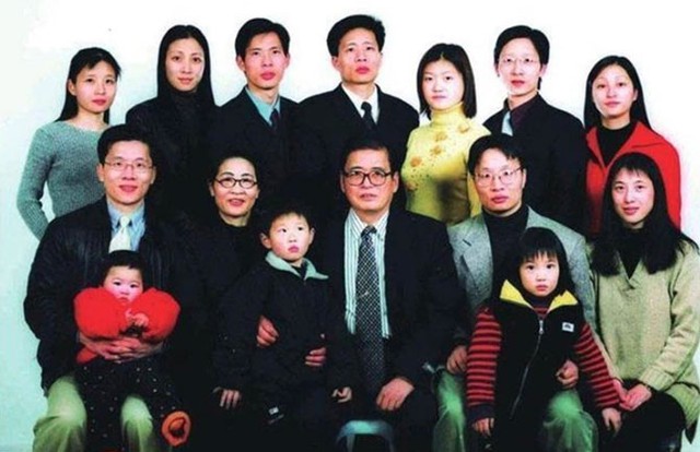 10 bài học dạy con của cha nghèo có 5 người con là tiến sĩ - Ảnh 1.