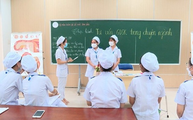 Trường Đại học Y H&agrave; Nội c&ocirc;ng bố điểm s&agrave;n 2026, cao nhất 24 điểm - Ảnh 1.