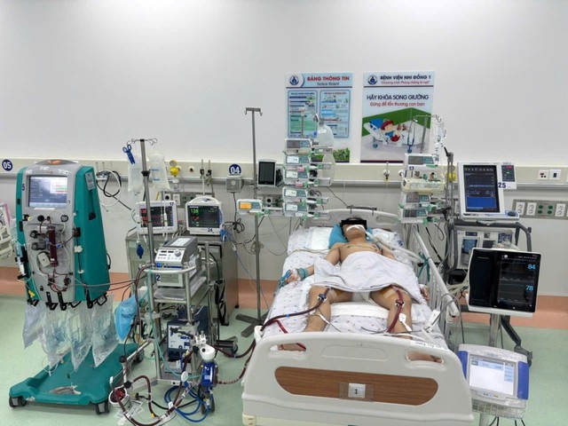 B&eacute; 15 tuổi bất ngờ nhập viện v&igrave; vi&ecirc;m cơ tim tối cấp từ dấu hiệu nhiều người Việt mắc phải nhưng bỏ qua - Ảnh 1.