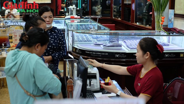 Giá bạc hôm nay 12/7: Bạc Phú Quý, Doji, Ancarat, Sacombank-SBJ đảo chiều, tăng giá - Ảnh 1.