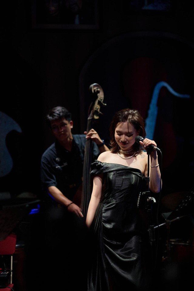 Nguyễn th&ugrave;y Linh ra mắt album Phố v&agrave; jazz sau 13 năm theo đuổi &acirc;m nhạc - Ảnh 1.