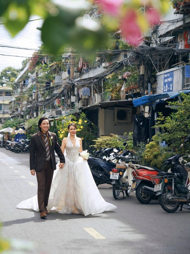 Ảnh cưới tuyệt đẹp kỉ niệm 20 năm h&ocirc;n nh&acirc;n của Việt Hương v&agrave; chồng - Ảnh 7.