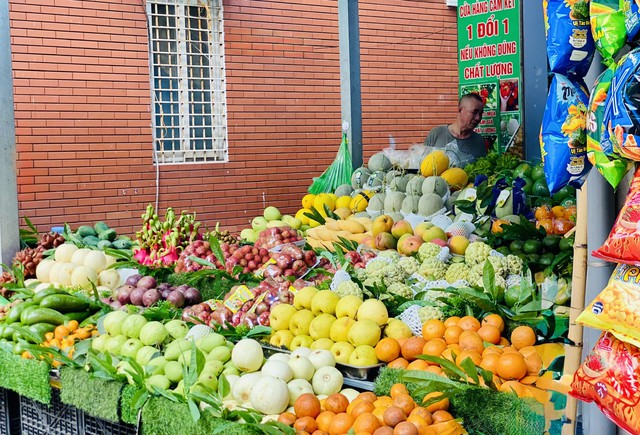 Bơ v&agrave;o m&ugrave;a b&aacute;n tr&agrave;n ngập thị trường, n&ecirc;n chọn loại bơ n&agrave;o mới đ&aacute;p ứng đủ c&aacute;c ti&ecirc;u ch&iacute; &ldquo;ngon - bổ - rẻ&rdquo;? - Ảnh 1.