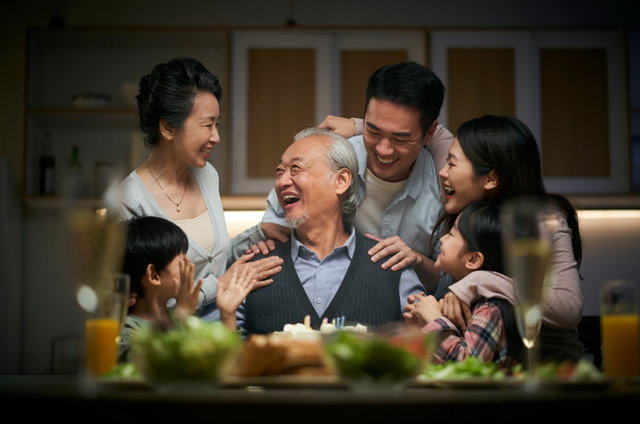 Đi qua nửa đời người mới hiểu: Người có phúc thật sự thường lặng lẽ giấu kín 3 điều này để giữ bình an - Ảnh 1.