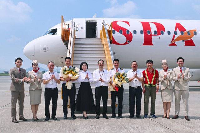 Tàu bay thứ 13 mở ra diện mạo thương hiệu mới của Sun PhuQuoc Airways - Ảnh 2.