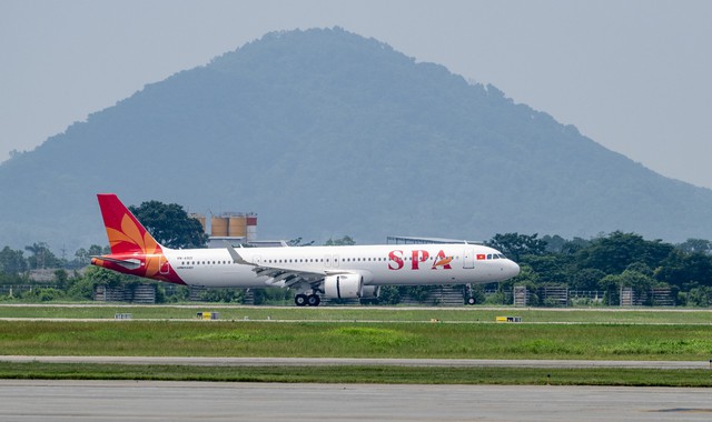 Tàu bay thứ 13 mở ra diện mạo thương hiệu mới của Sun PhuQuoc Airways - Ảnh 1.