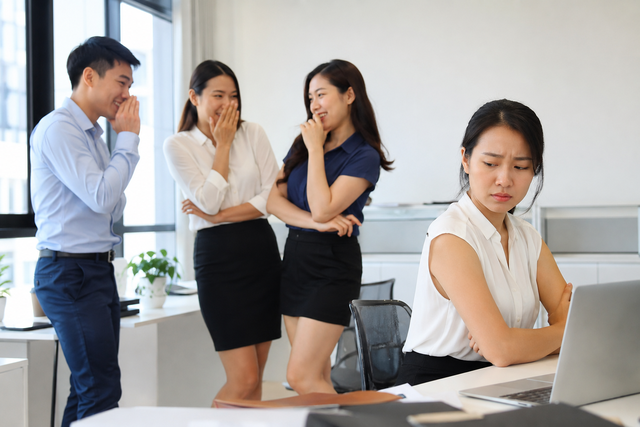 Nếu đồng nghiệp có 1 trong 6 dấu hiệu này, hãy luôn giữ khoảng cách - Ảnh 1.