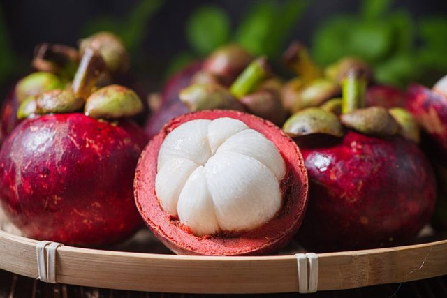 Măng cụt c&oacute; tốt nhưng kh&ocirc;ng phải ai cũng n&ecirc;n ăn nhiều: Giảng vi&ecirc;n Đại học Y H&agrave; Nội chỉ r&otilde; 3 nh&oacute;m cần lưu &yacute; - Ảnh 2.