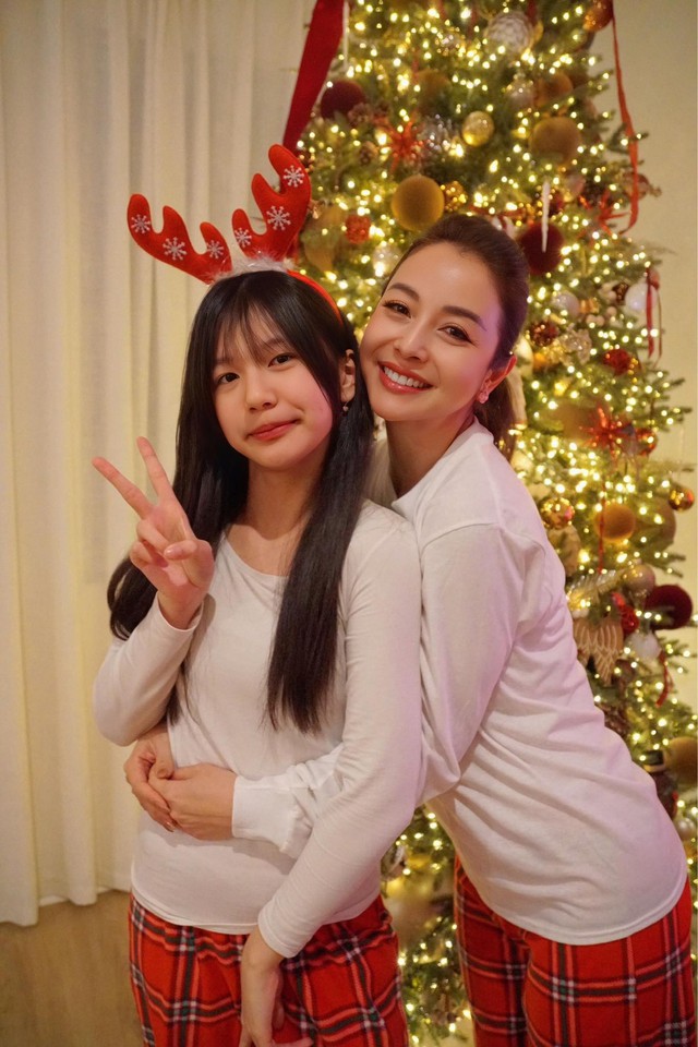Vợ chồng Jennifer Phạm đưa ba con đi nghỉ h&egrave; ở ch&acirc;u &Acirc;u - Ảnh 9.
