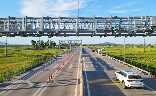 Cao tốc H&agrave; Nội &ndash; Hải Ph&ograve;ng sắp c&oacute; l&agrave;n đường ri&ecirc;ng để vượt xe - Ảnh 2.
