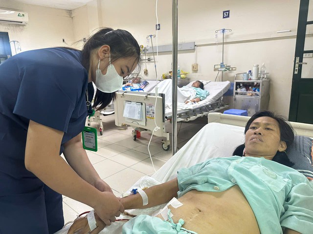 Vòng tay nhân ái: Câu chuyện cảm động của người phụ nữ đơn thân gánh nặng bệnh tật - Ảnh 3.
