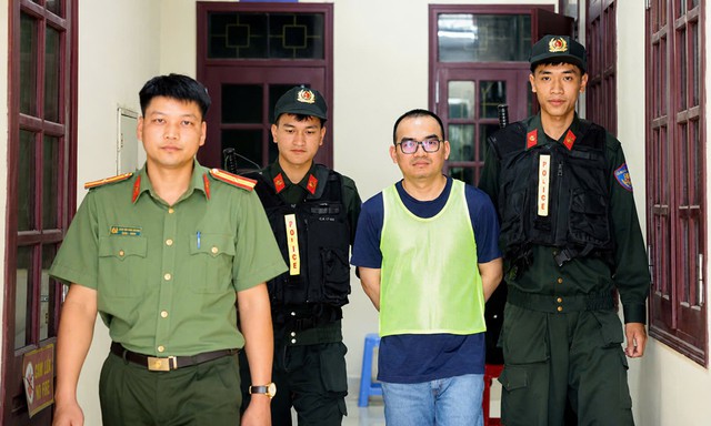 Triệt phá đường dây cá độ Fi88, KingGroup, nhân sự trình độ học vấn cao được trả lương tới 100 triệu/tháng - Ảnh 2.