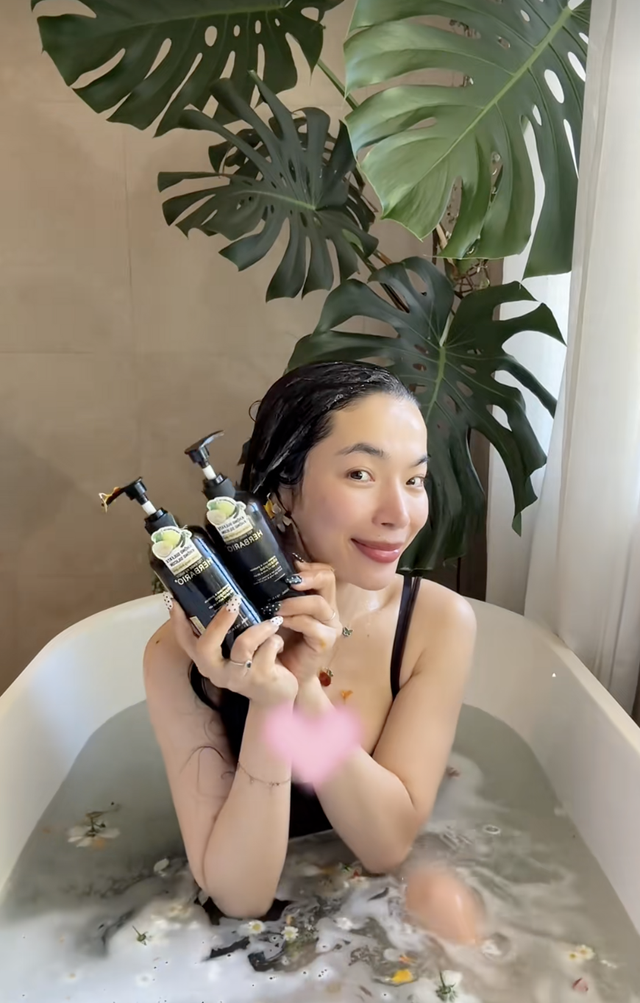 Học theo Happi Phạm gội Bưởi bồ kết Herbario: giảm rụng, t&oacute;c tơi phồng - Ảnh 2.
