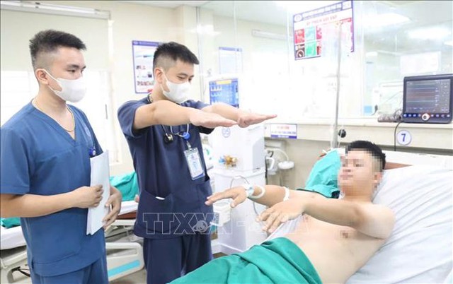 Tin s&aacute;ng 16/7: Vụ 147 điểm 10 To&aacute;n tại Tuy&ecirc;n Quang: V&igrave; sao Hiệu trưởng Trường THPT Chuy&ecirc;n Tuy&ecirc;n Quang bị khởi tố? Th&ocirc;ng tin quan trọng về chế độ phụ cấp của nh&acirc;n vi&ecirc;n y tế theo quy định mới - Ảnh 5.