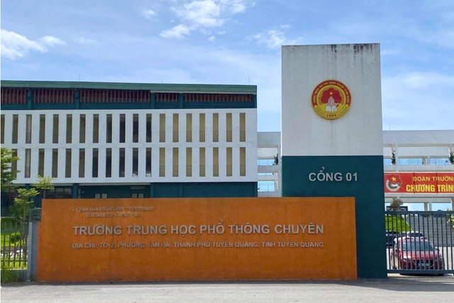 Tin s&aacute;ng 16/7: Vụ 147 điểm 10 To&aacute;n tại Tuy&ecirc;n Quang: V&igrave; sao Hiệu trưởng Trường THPT Chuy&ecirc;n Tuy&ecirc;n Quang bị khởi tố? Th&ocirc;ng tin quan trọng về chế độ phụ cấp của nh&acirc;n vi&ecirc;n y tế theo quy định mới - Ảnh 1.