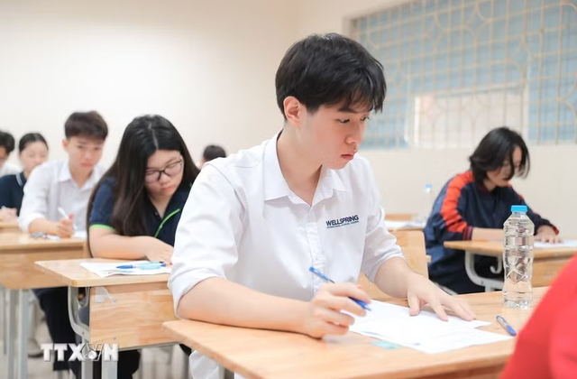 Gần 875.000 thí sinh đăng ký xét tuyển đại học, trên 53% chọn khối ngành STEM - Ảnh 1.