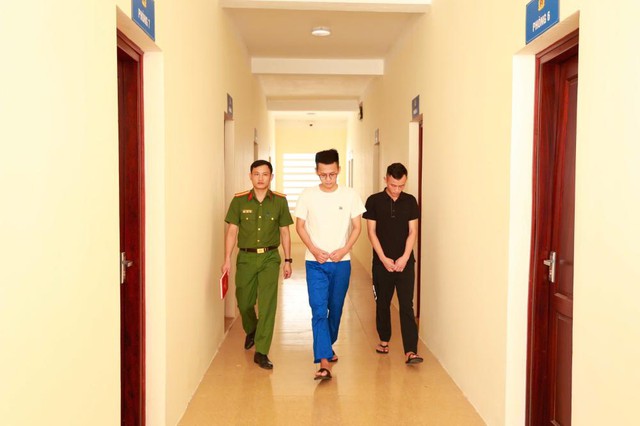 Ph&aacute; đường d&acirc;y lừa đổi tiền Việt - H&agrave;n qua mạng - Ảnh 1.