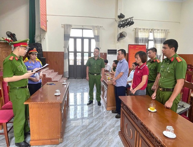 GĐXH - &ldquo;Lợi dụng chức vụ, quyền hạn trong khi thi h&agrave;nh c&ocirc;ng vụ&rdquo;, 4 cựu l&atilde;nh đạo x&atilde; La Sơn, huyện B&igrave;nh Lục, tỉnh H&agrave; Nam (nay l&agrave; x&atilde; B&igrave;nh Mỹ, tỉnh Ninh B&igrave;nh) bị khởi tố. - Ảnh 1.