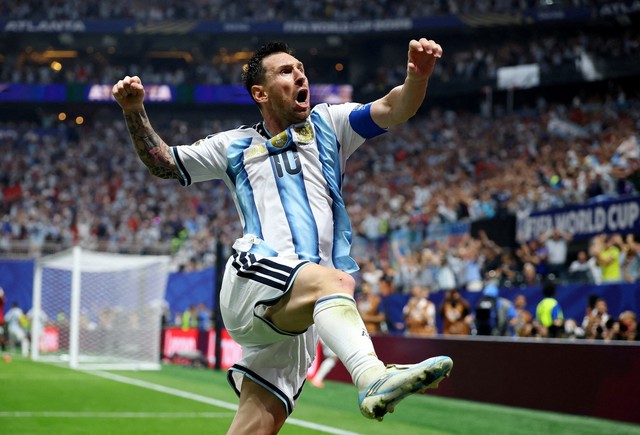 Trường học ph&aacute; lệ v&igrave; trận chung kết World Cup - Ảnh 1.