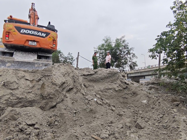 Một giám đốc ở Phú Thọ bị khởi tố, cấm đi khỏi nơi cư trú về tội “Gây ô nhiễm môi trường” - Ảnh 2.