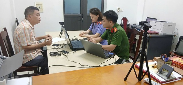 Một giám đốc ở Phú Thọ bị khởi tố, cấm đi khỏi nơi cư trú về tội “Gây ô nhiễm môi trường” - Ảnh 1.