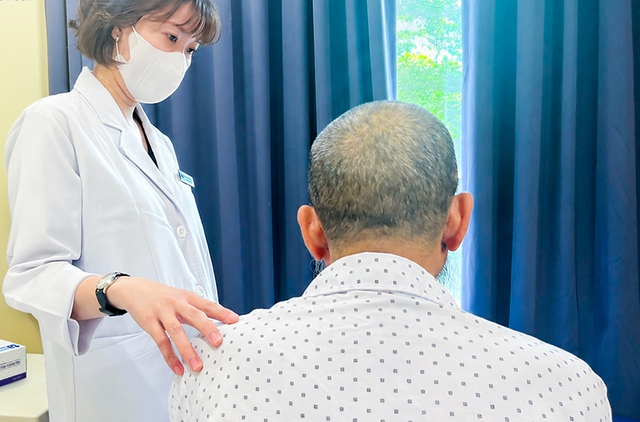 Người đ&agrave;n &ocirc;ng 65 tuổi suy gan, suy thận v&igrave; chủ quan với hở van tim - Ảnh 1.