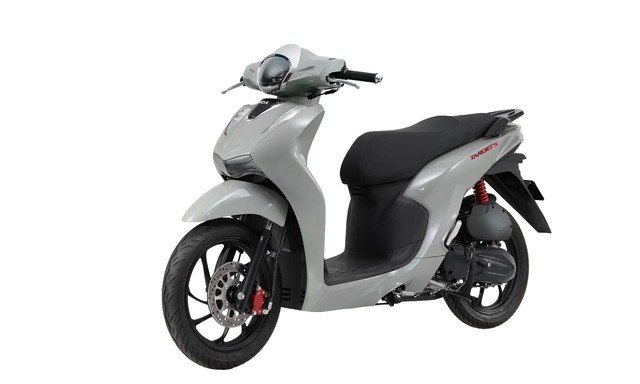 Xe m&aacute;y điện gi&aacute; 39 triệu đồng giống hệt SH Mode, đi xa 250km/lần sạc, thiết kế hiện đại, cốp chứa đồ 42 l&iacute;t - Ảnh 1.