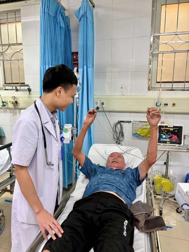 Người đàn ông 68 tuổi phục hồi sau đột quỵ thừa nhận hồi phục gần như hoàn toàn nhờ làm việc này - Ảnh 1.