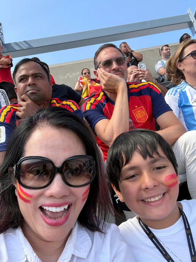 Phượng Hồng Kông kể trải nghiệm đặc biệt tại World Cup 2026 cùng con trai mang dòng máu Tây Ban Nha - Ảnh 1.