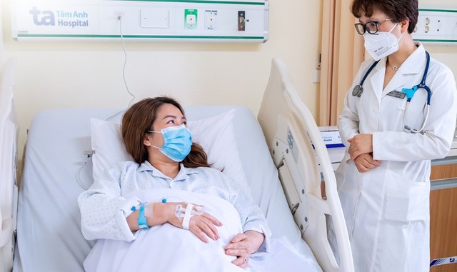 Chủ quan với đau ngực cuối thai kỳ, thai phụ bất ngờ phát hiện viêm màng phổi - Ảnh 1.