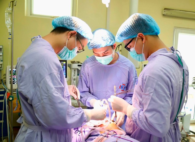 Ho k&eacute;o d&agrave;i v&agrave;i tuần kh&ocirc;ng đỡ, cụ &ocirc;ng được chẩn đo&aacute;n mắc ung thư phổi - Ảnh 1.
