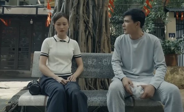 Diệu sững người khi gặp tiểu tam trong Dưới ô cửa sáng đèn tập 30 - Ảnh 2.