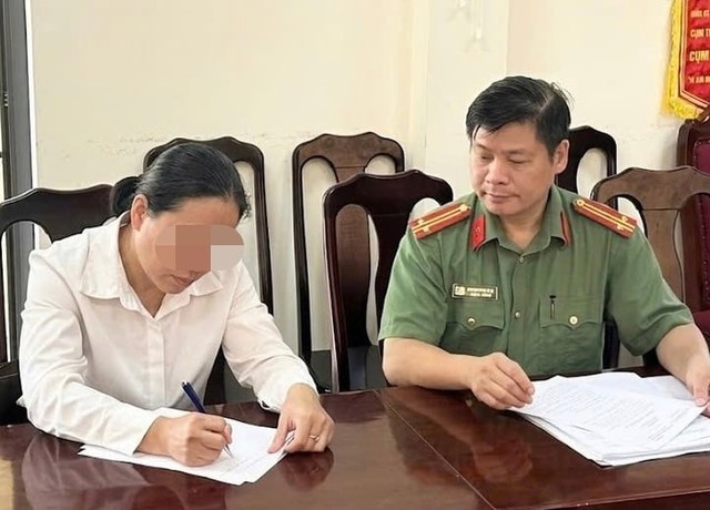 Tin s&aacute;ng 23/7: Ph&oacute; hiệu trưởng Bắc Ninh bị tố xếp gi&aacute;m thị gi&uacute;p con th&agrave;nh thủ khoa D01 l&ecirc;n tiếng; t&agrave;i khoản Vietcombank đột ngột nhận được 40 triệu đồng, người đ&agrave;n &ocirc;ng lập tức b&aacute;o c&ocirc;ng an - Ảnh 4.