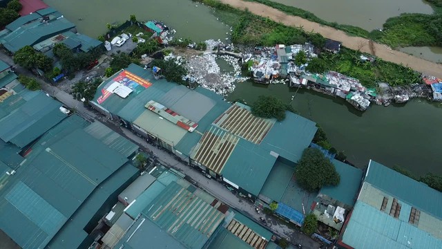 H&agrave; Nội: Nguy cơ ch&aacute;y nổ từ nh&agrave; xưởng tạm bợ tại Từ Li&ecirc;m - Ảnh 3.