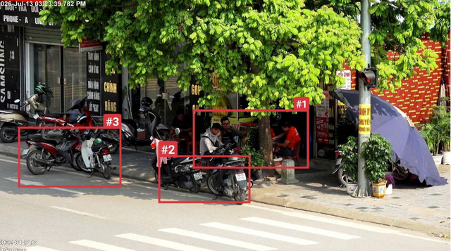Hà Nội: Công bố 1.590 trường hợp bị 'phạt nguội' do lấn chiếm vỉa hè trái phép - Ảnh 1.