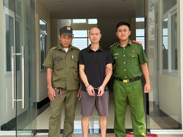 H&agrave; Nội: Trốn truy n&atilde; hơn nửa năm sau vụ h&agrave;nh hung t&agrave;i xế xe bu&yacute;t ở x&atilde; Đo&agrave;i Phương, đối tượng ra đầu th&uacute; - Ảnh 2.