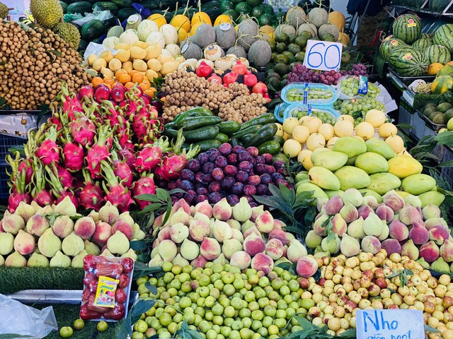Một loại bơ cơm v&agrave;ng, dẻo kẹo, c&oacute; thể nặng tới cả kg/quả đang được c&aacute;c chị em thi nhau &lsquo;săn đ&oacute;n&rsquo; tr&ecirc;n thị trường - Ảnh 1.
