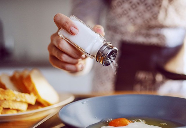 5 sai lầm trong chế độ ăn c&oacute; thể l&agrave;m tăng nguy cơ ung thư, nhiều người Việt vẫn mắc mỗi ng&agrave;y - Ảnh 6.