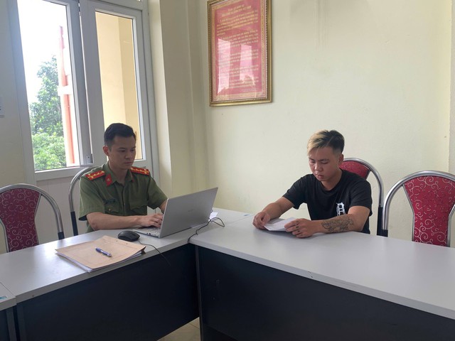 Mang s&uacute;ng đi săn chim, thanh ni&ecirc;n 22 tuổi ở Cao Bằng bị khởi tố, bắt giam - Ảnh 1.