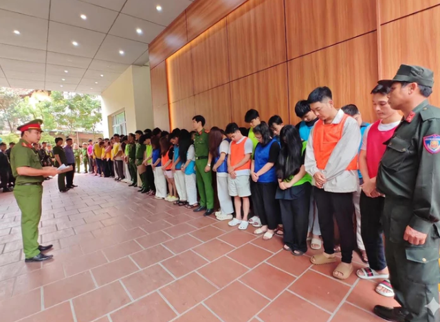 Tin s&aacute;ng 27/7: B&atilde;o số 2 sắp suy yếu th&agrave;nh &aacute;p thấp; Người dưới 16 tuổi c&oacute; thể bị cấm đăng b&agrave;i, b&igrave;nh luận tr&ecirc;n mạng x&atilde; hội - Ảnh 4.
