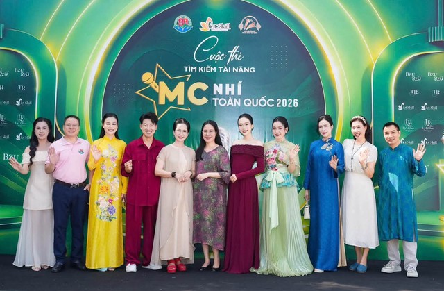 Hai m&ocirc; h&igrave;nh thư viện đồng h&agrave;nh c&ugrave;ng cuộc thi MC nh&iacute; to&agrave;n quốc 2026 - Ảnh 1.