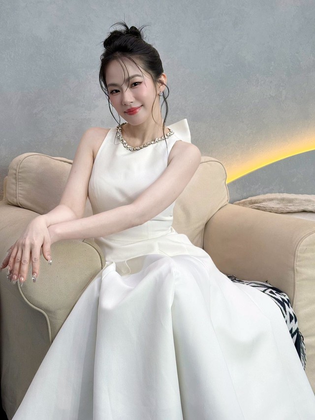 Ca sĩ Lương B&iacute;ch Hữu 'g&acirc;y sốc' với nhan sắc sau khi giảm 20kg - Ảnh 7.