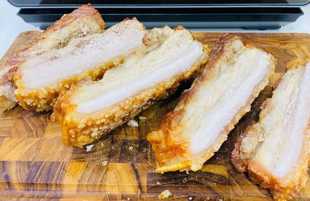 Muốn heo quay b&igrave; gi&ograve;n rụm, đừng bỏ qua 2 bước quan trọng n&agrave;y - Ảnh 7.